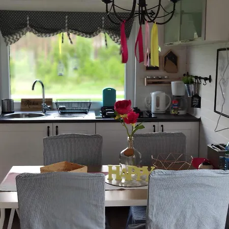 Bajkowy Rosa Na Kaszubach 롯지