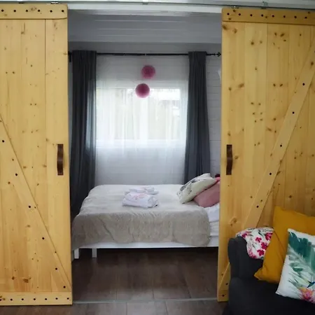 Bajkowy Rosa Na Kaszubach Jaktstuga Grzybowo (Pomerania)