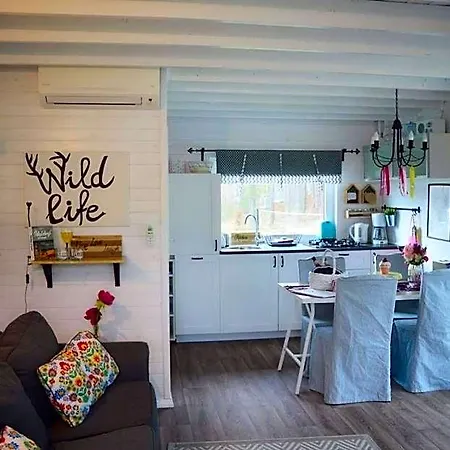 Bajkowy Rosa Na Kaszubach Lodge Grzybowo (Pomerania)